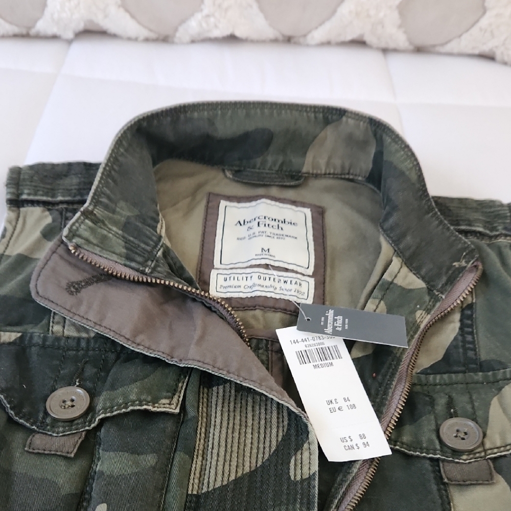 Abercrombie & Fitch Green Camouflage Vest